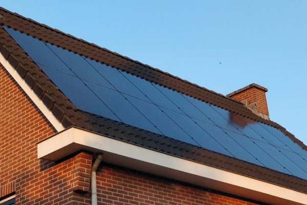 panneaux-solaires-integres-au-bati